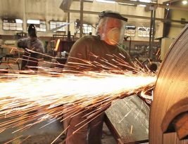 La tensión crítica como escenario político económico